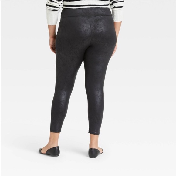 Ava & Viv Faux Leather High Waisted Legging Liquid Shine Black Size 2x NWT - Picture 2 of 8